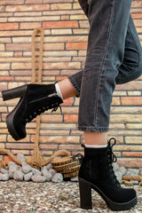 Heeled boots