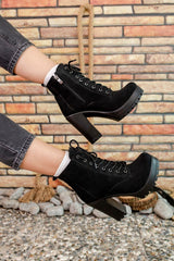 Heeled boots