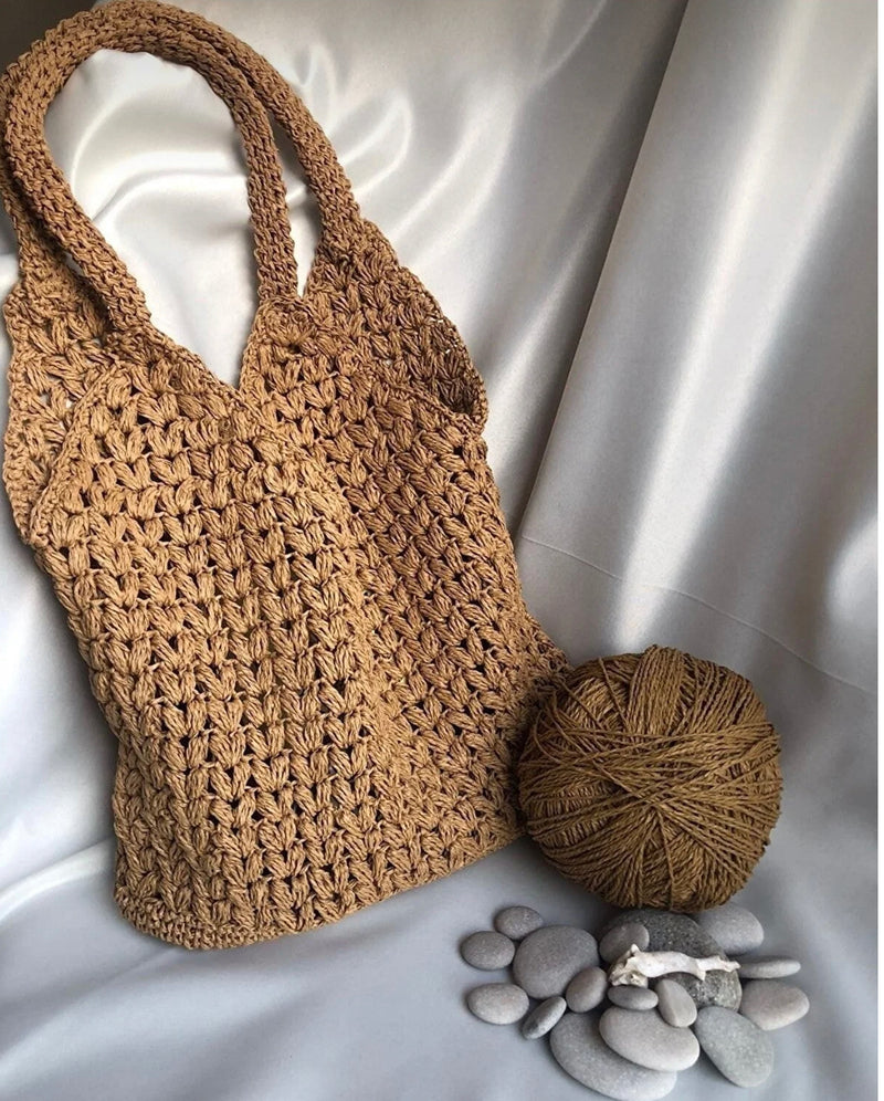 Straw shoulder bag