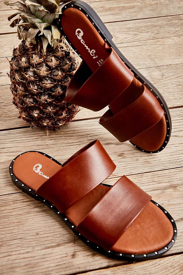 Camel slippers