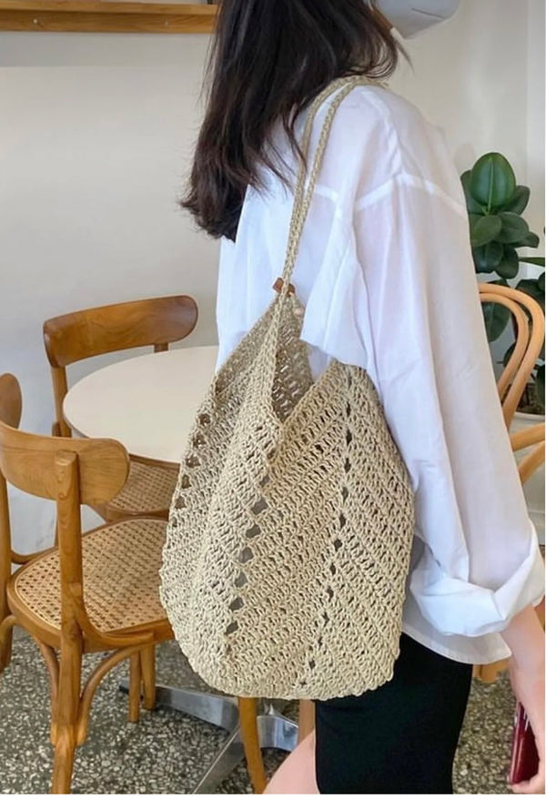 Straw shoulder bag