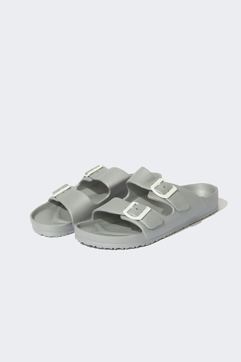 flat slippers