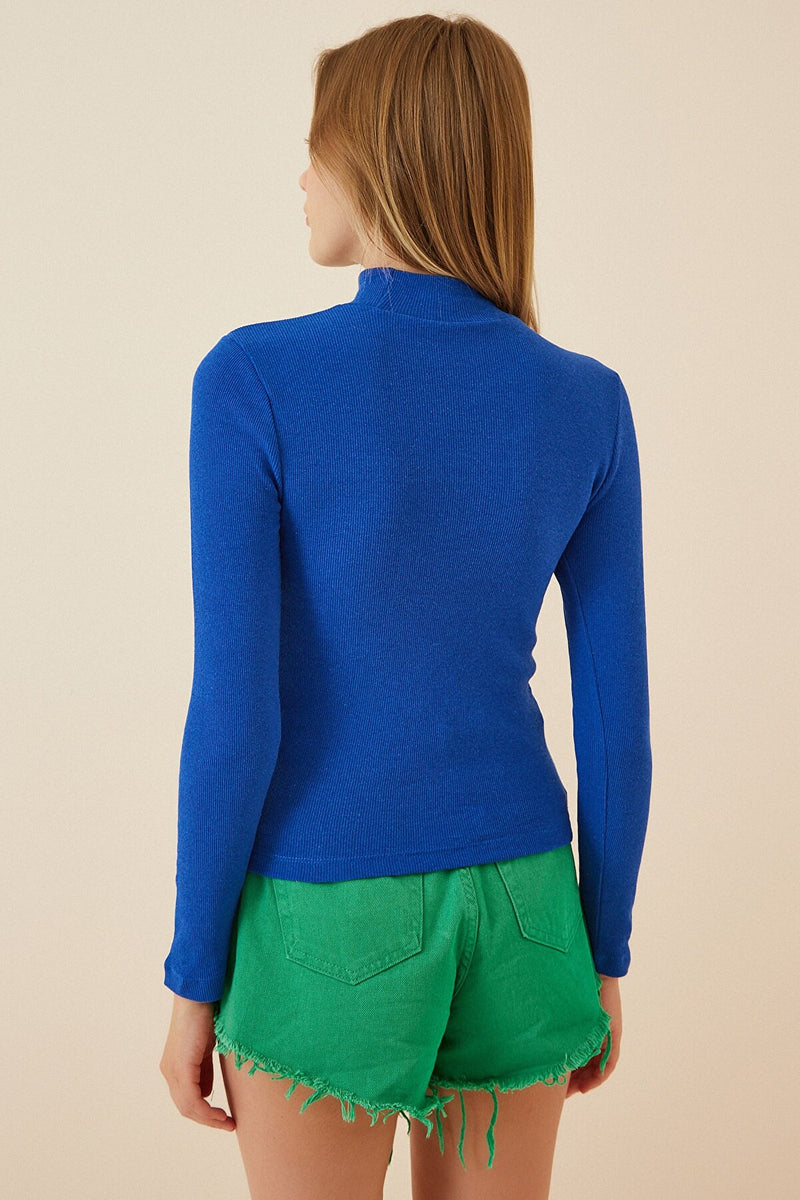 Cut out blue top